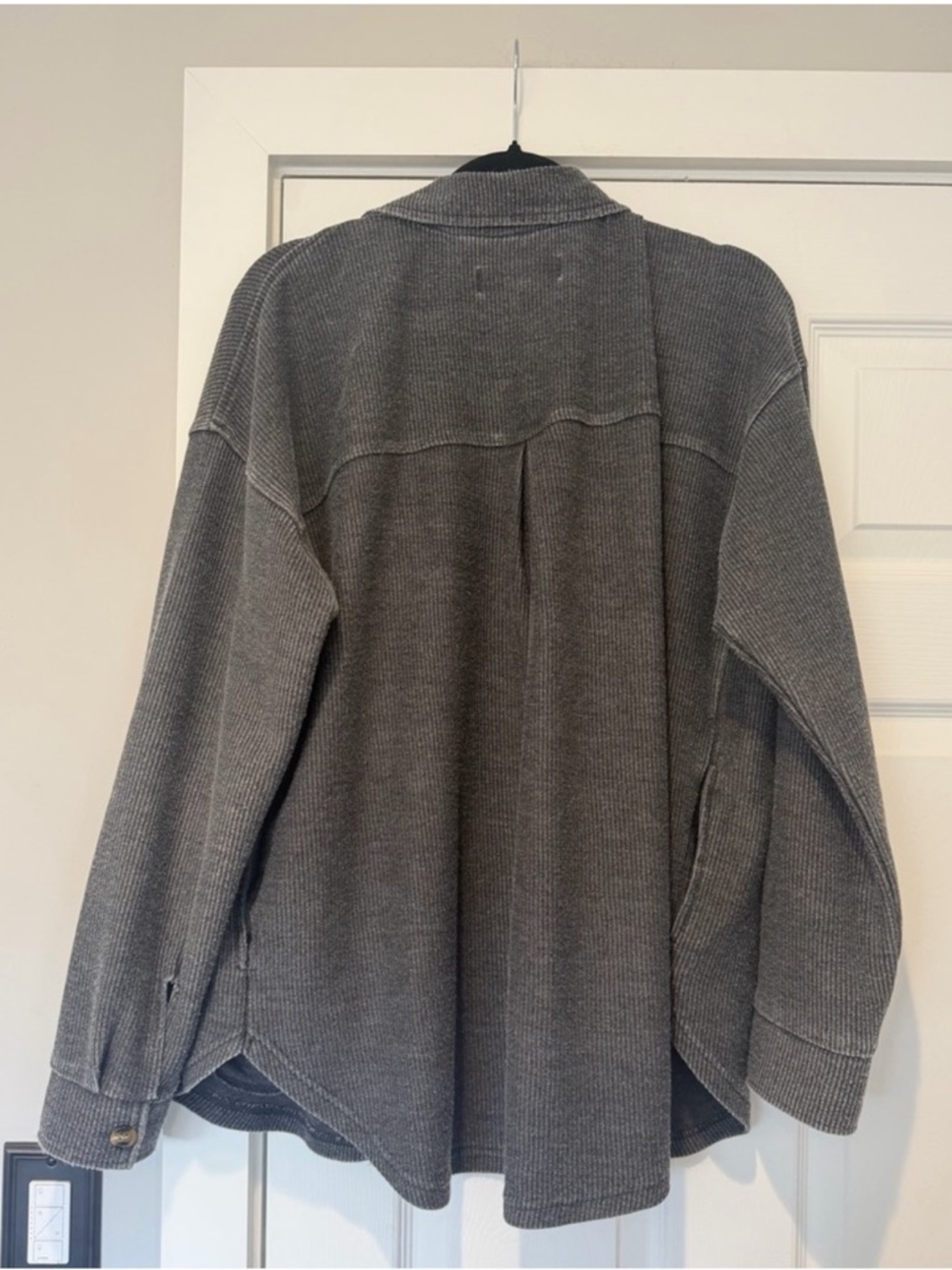 Women's Black/Grey Thread & Supply Button-Up Size L🖤🩶 - Picture 6 of 6